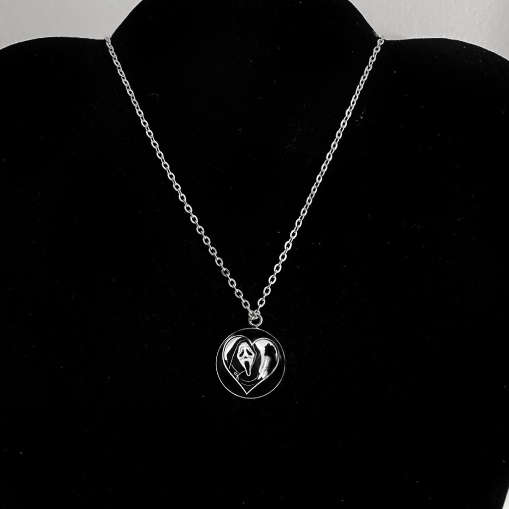 Scream Ghostface Heart Necklace‎